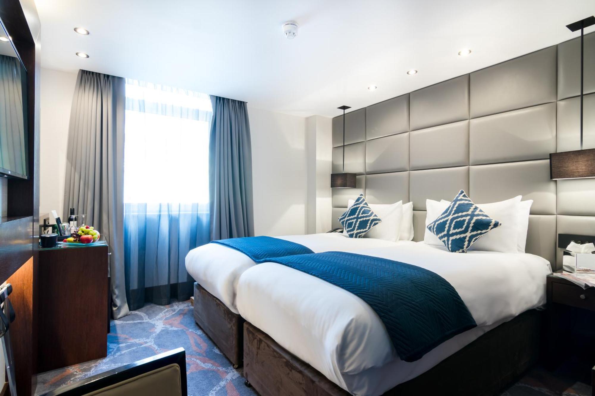 Club Twin Room