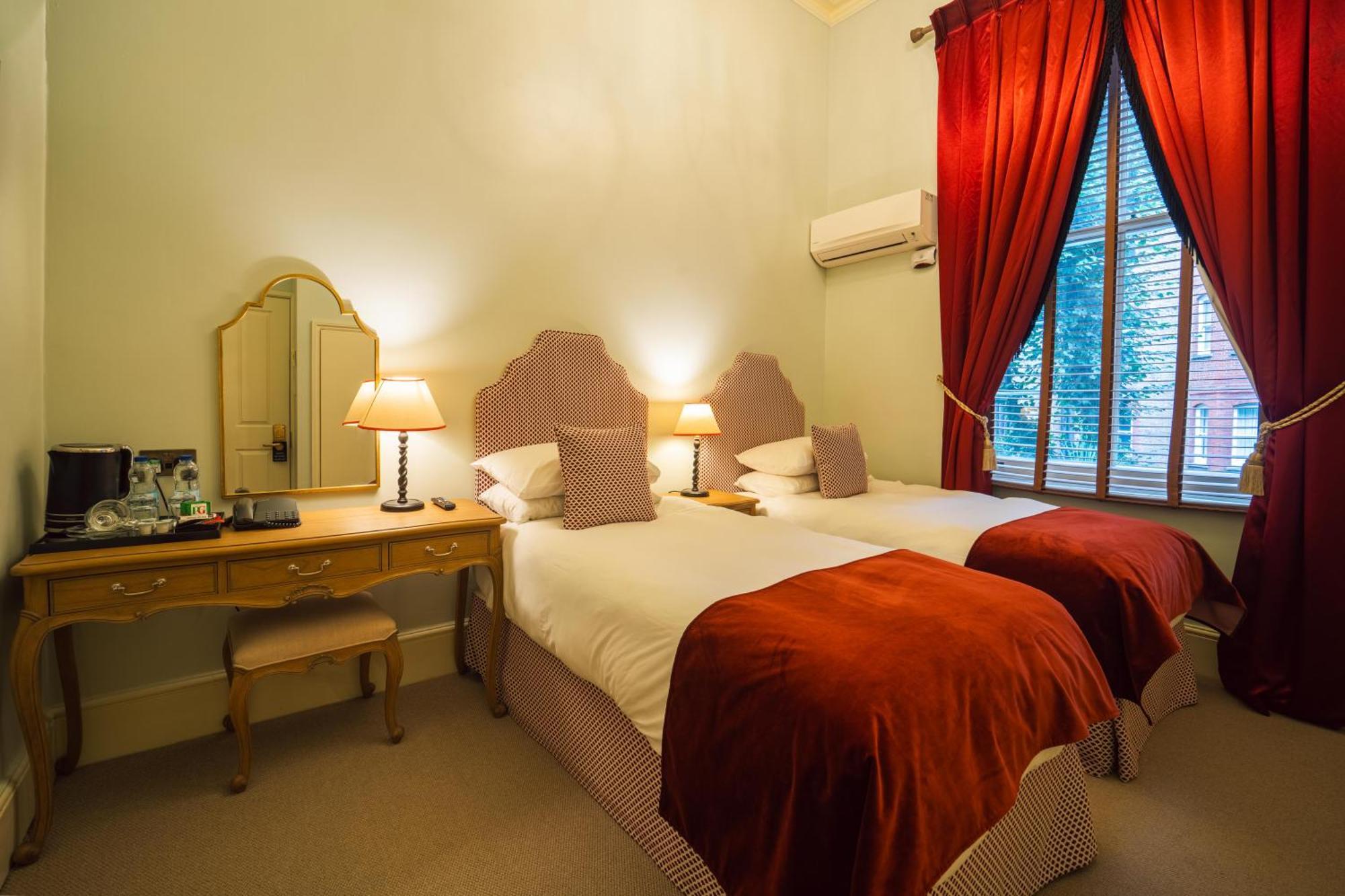 Luxury Twin Room