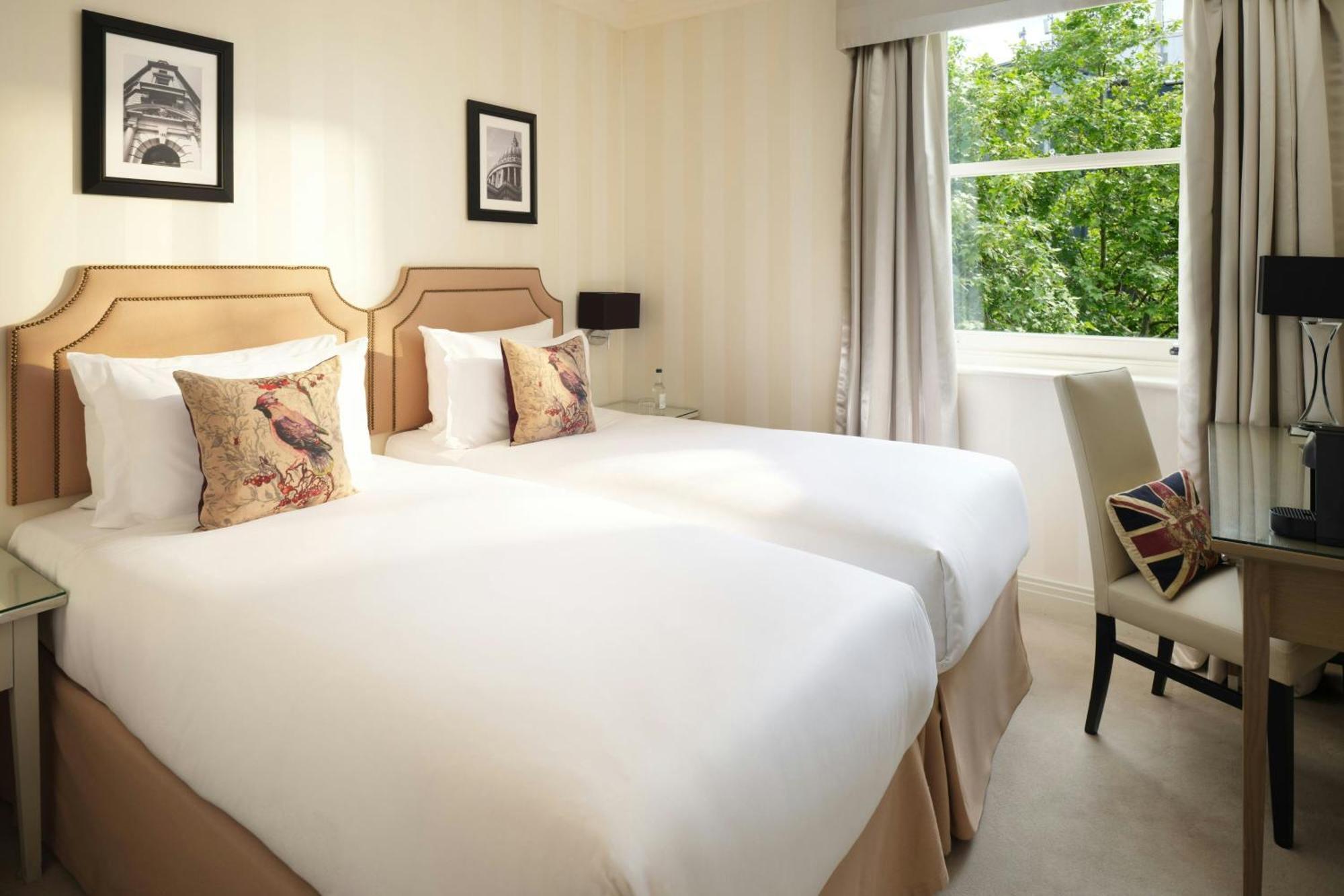 Guest room classic style Twin or Single Beds