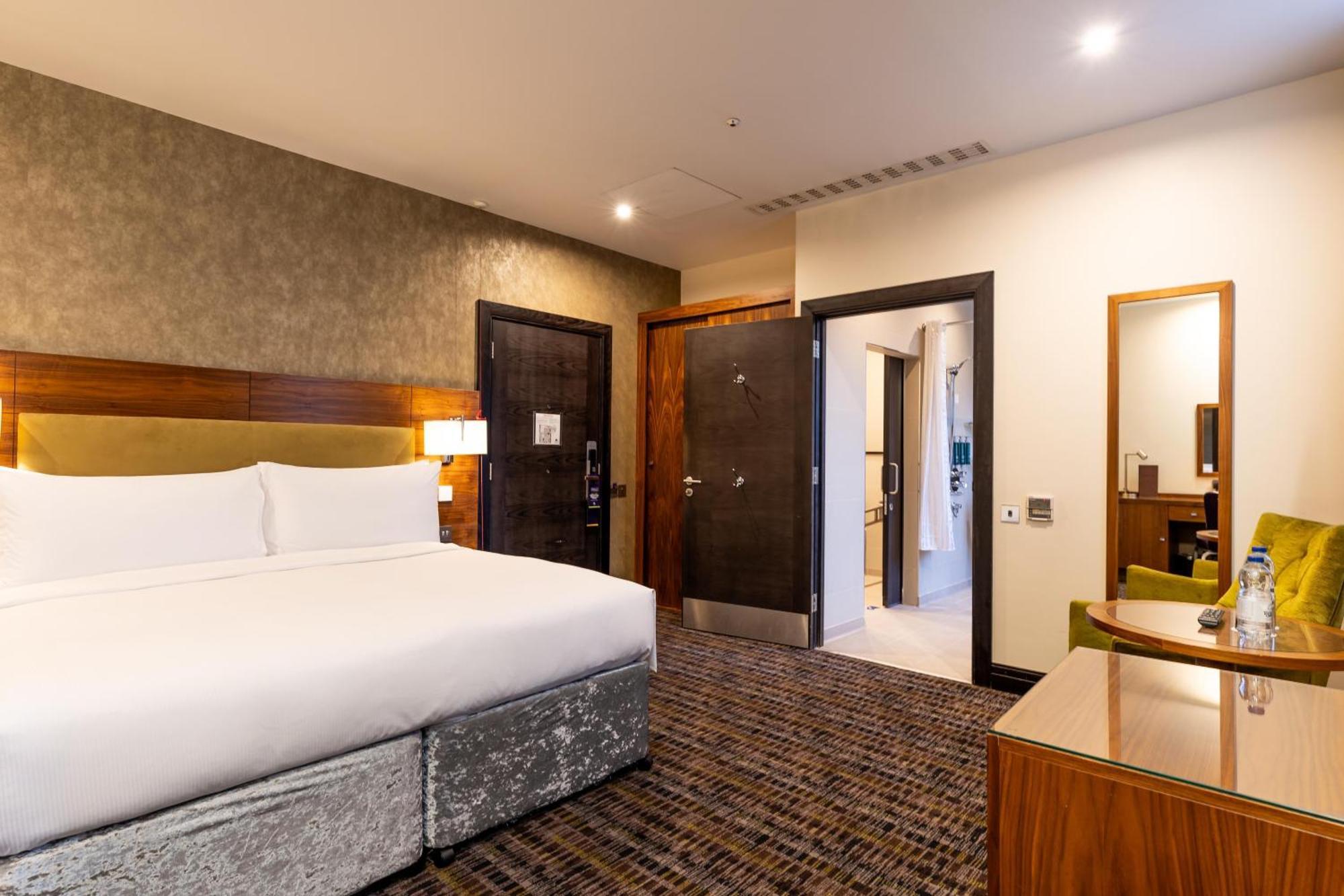 Deluxe Superior King Room - Accessible