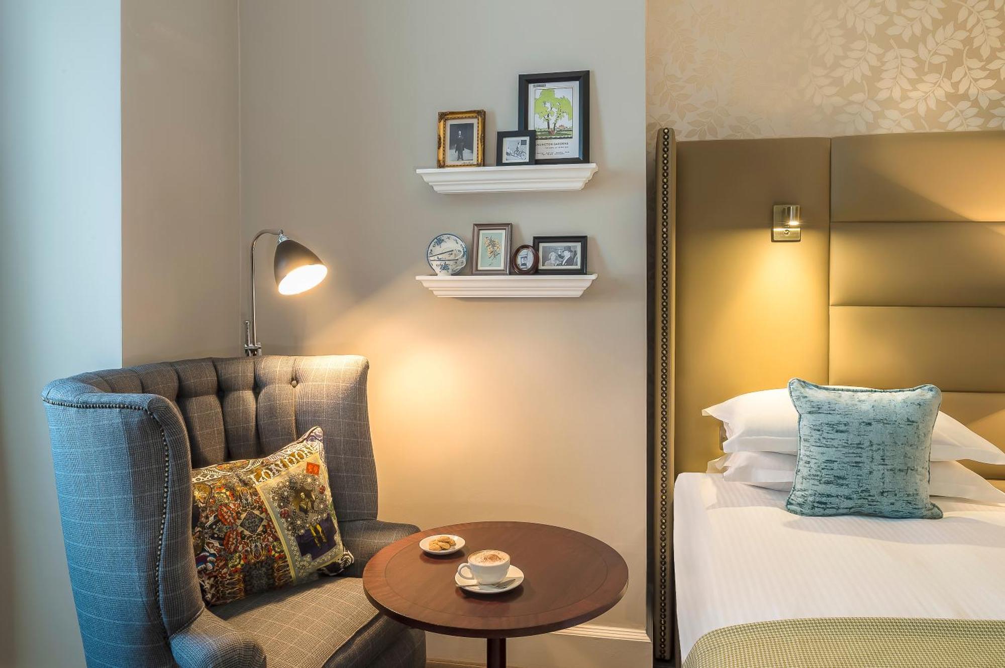 Deluxe Room with Two Single Beds