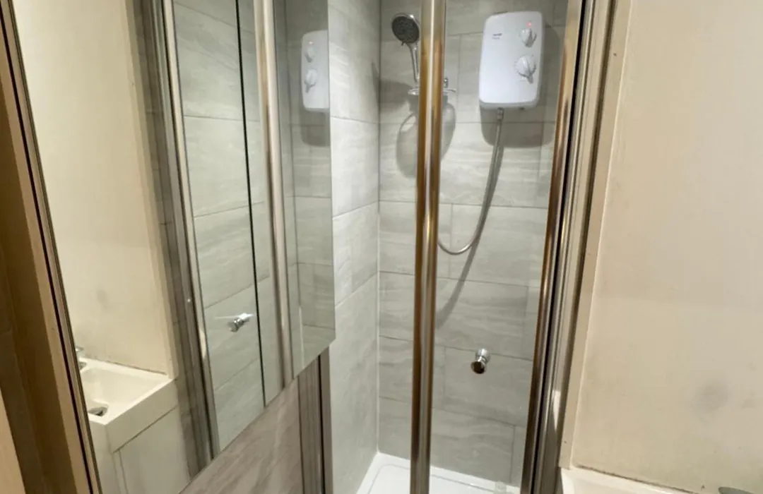 Cozy En-Suite Near Stratford-1