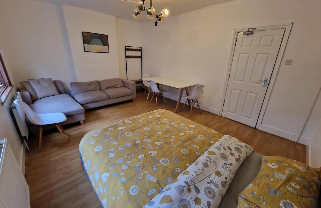 City Budget Guesthouse-1
