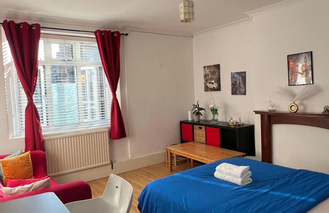 Happy Homestay London-1