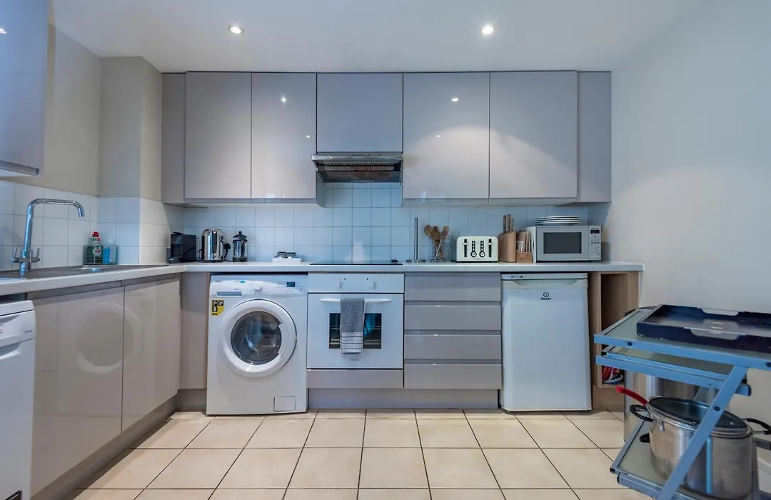 Battersea Power Station Apartment-1