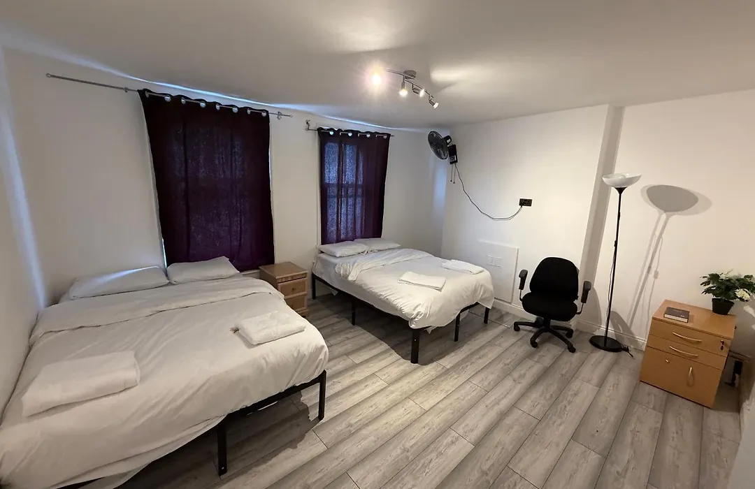 Earls Court Hotel-1